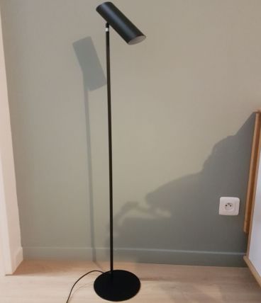 Lampadaire acier noir Faro Barcelona