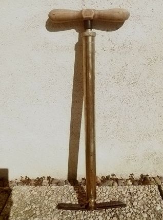 pompe  Michelin ,  vintage