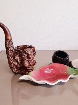 Cendriers pipes motifs personnage et feuille lot de 2( K11)