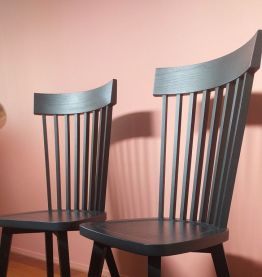 Lot 8 chaises  en noyer, Editeur italien GERVASONI