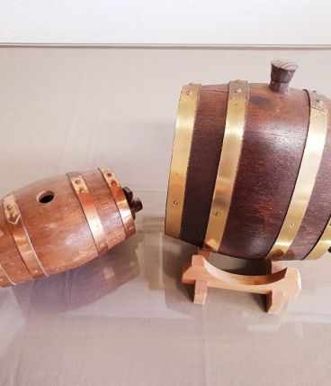 2 Barriques Tonneaux miniatures décoratifs ( ref K18 )