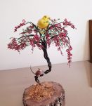 Fleur en perle avec oiseau et souris .( ref K 30 )