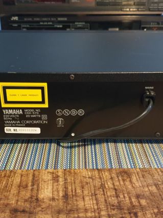 Lecteur cd YAMAHA CDX 570 année  1993