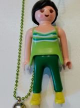Collier Playmobil vert clair et foncé à pompon