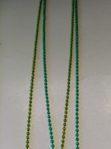 Collier Playmobil vert clair et foncé à pompon