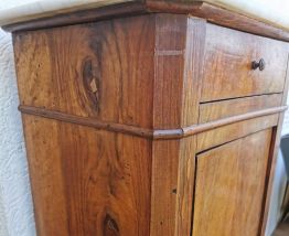 Table de chevet en noyer et marbre 40x29x76