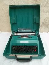 Machine a écrire Olivetti Studio 45