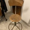 Tabouret industriel  et fauteuil de bureau  ,