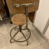 Tabouret industriel  et fauteuil de bureau  ,