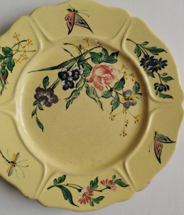 5 assiettes anciennes signé 23 cm