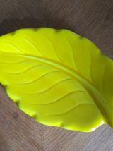 Feuille en céramique jaune