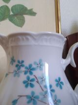Petit pichet en porcelaine myosotis