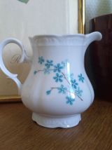 Petit pichet en porcelaine myosotis