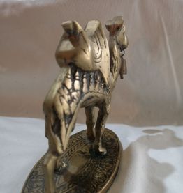 STATUETTE CHAMEAU EN BRONZE  socle en Laiton 