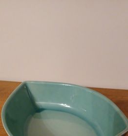 Plat céramique en forme de bateau
