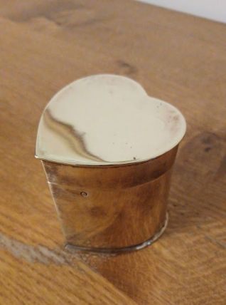 Boîtes ancienne en laiton en forme de coeur