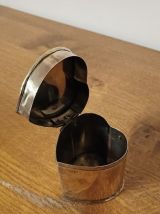 Boîtes ancienne en laiton en forme de coeur