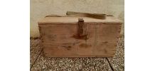 caisse  a outils en bois , vintage
