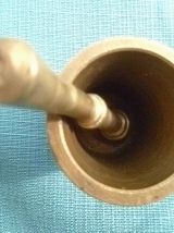 mortier et pilon en laiton , vintage