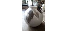 Vase vintage en céramique et décor végétal
