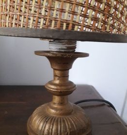 Lampe vintage métallique et abat-jour canné