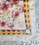 Foulard polyester décor fleurs de lys 
