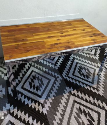 Ancienne Table basse année 70 avec pied chrome en bon état