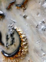 Peinture originale en relief composée de petites créatures 