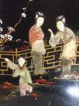 Tableau Asia Laque de Chine incrustée de Jade, Nacre, Jaspe 