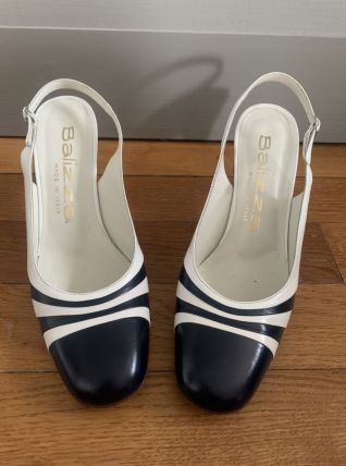 Escarpins Balizza cuir blanc et marine – bride arrière  -  v