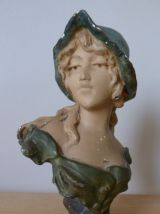Buste de jeune femme Art Nouveau 1900