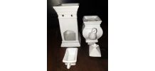 Trois tisanières en porcelaine 