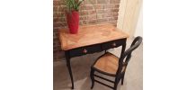 Bureau ancien et chaise cannage