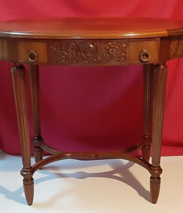 Petite table ovale avec un tiroir année 30