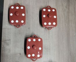 Cocotte vintage rouge à pois blanc 