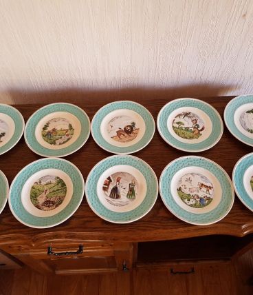 Assiettes à dessert fables de la Fontaine 