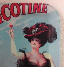 Plateau publicitaire en métal (liqueur Garnier) 
