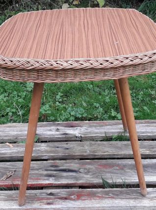table basse en osire rotin et formica