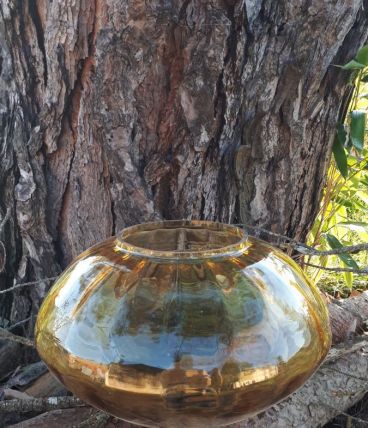 Grand globe vintage en verre jaune ocre