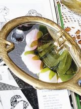 Miroir à main en laiton doré 