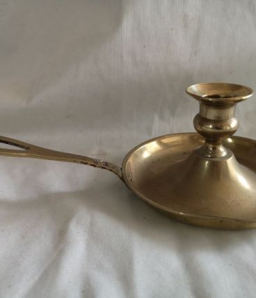 ancien bougeoir de nuit en laiton 