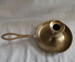 ancien bougeoir de nuit en laiton 