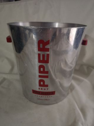 SEAU Champagne pub PIPER