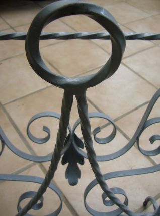 Porte-revues en fer forgé