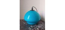 Jolie suspension en opaline bleue 