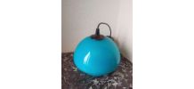 Jolie suspension en opaline bleue 