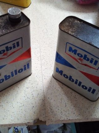 2 Bidons d' huile MOBIL MOBILOIL SAE 30 ancien