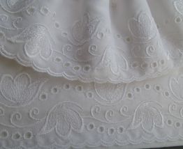 Parure ancienne de berceau