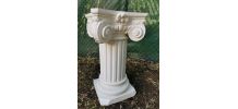 Belle colonne en en marbre aggloméré et plâtre