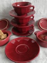 Tasses à café bordeaux vintage et leur sucrier, beurrier
